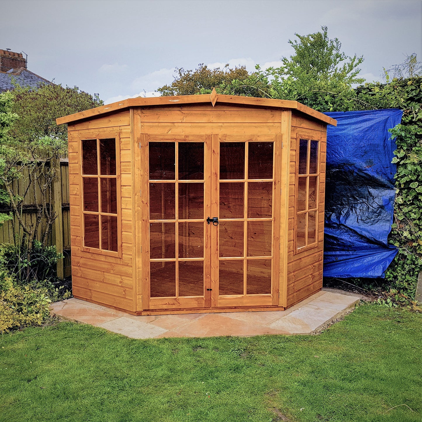 Shire Hampton 8 x 8