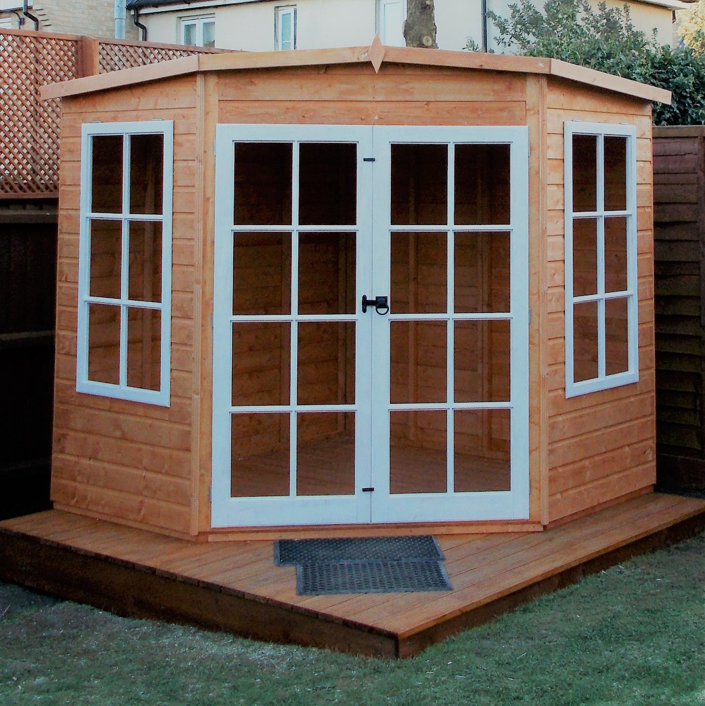 Shire Hampton 8 x 8