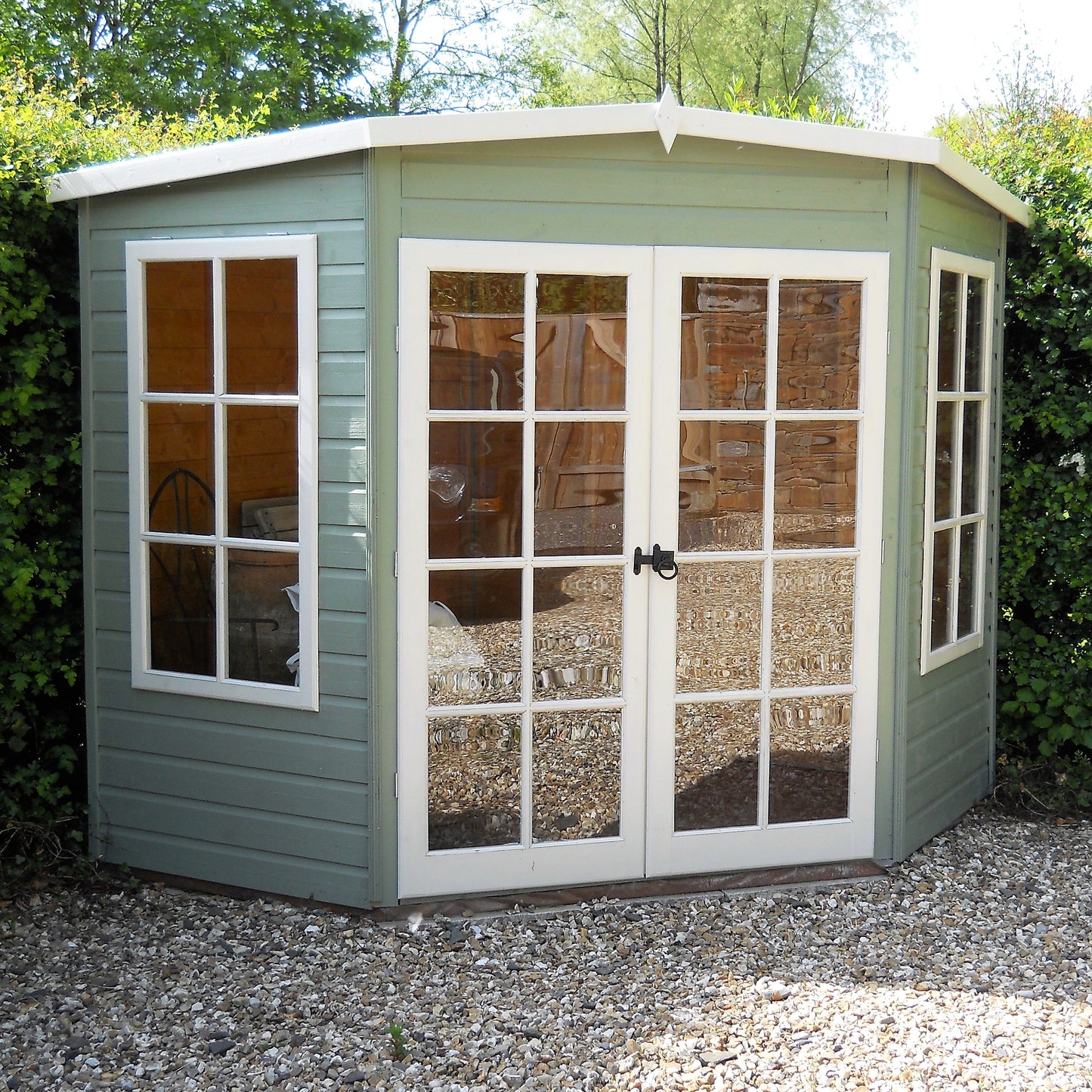 Shire Hampton 8 x 8