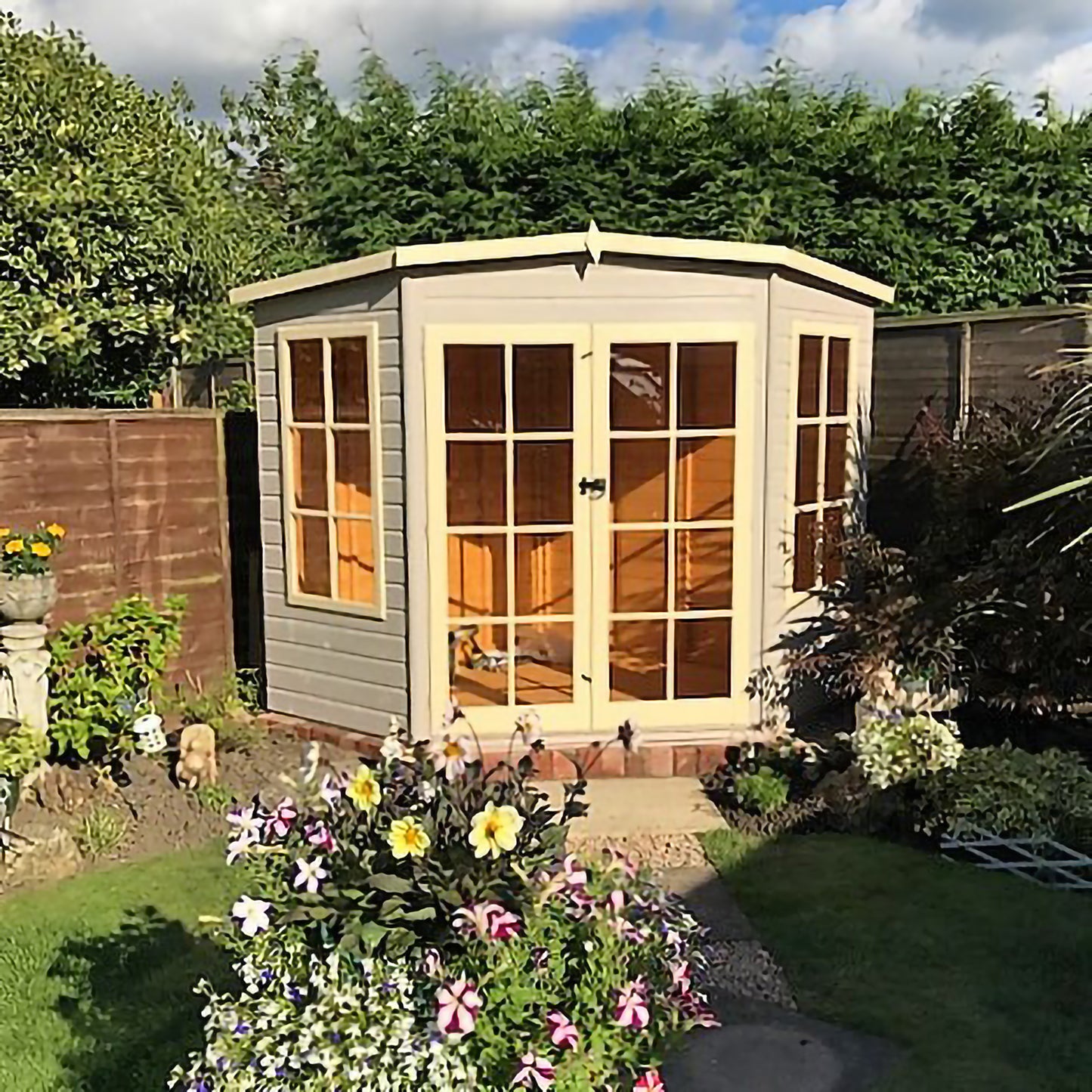 Shire Hampton 8 x 8