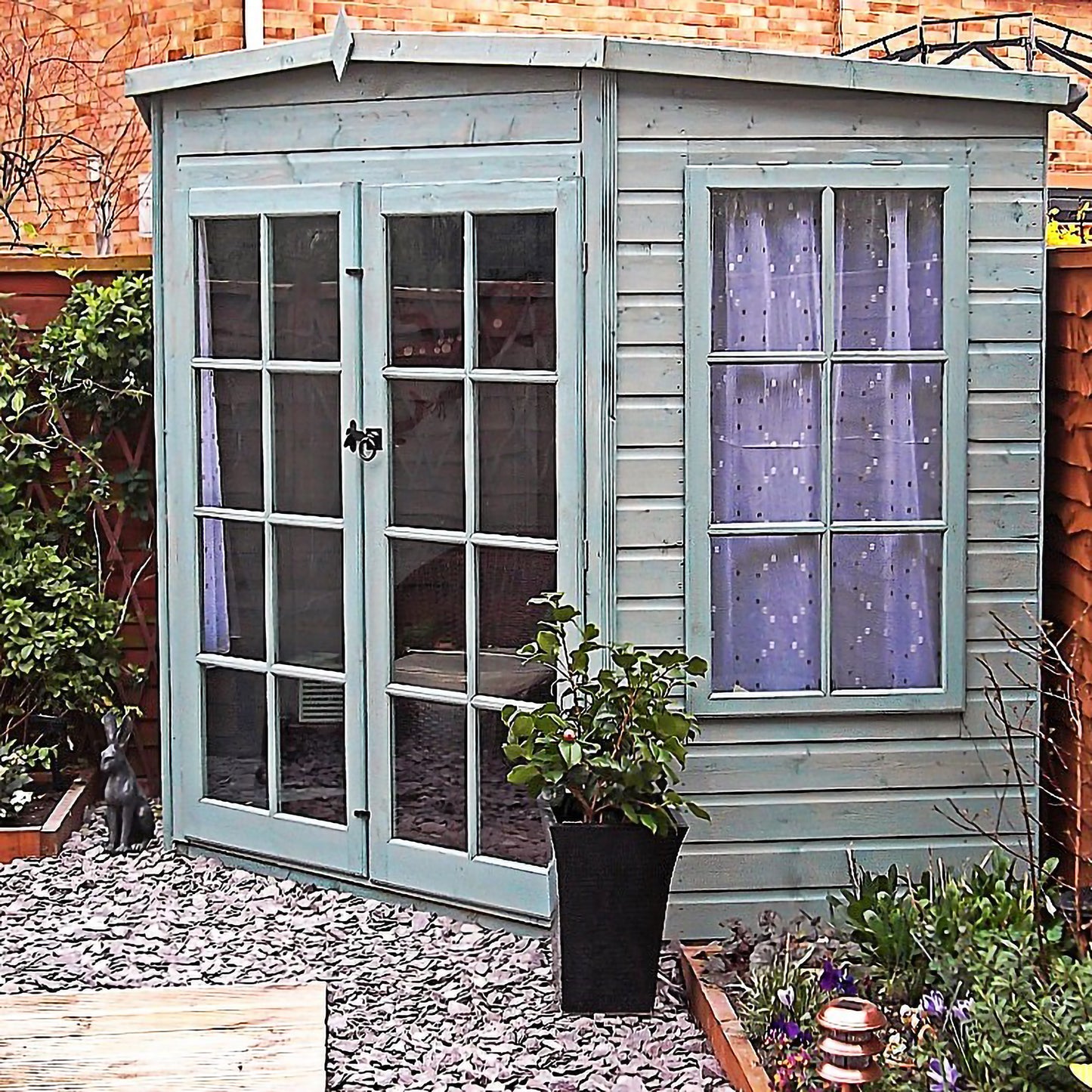 Shire Hampton 8 x 8