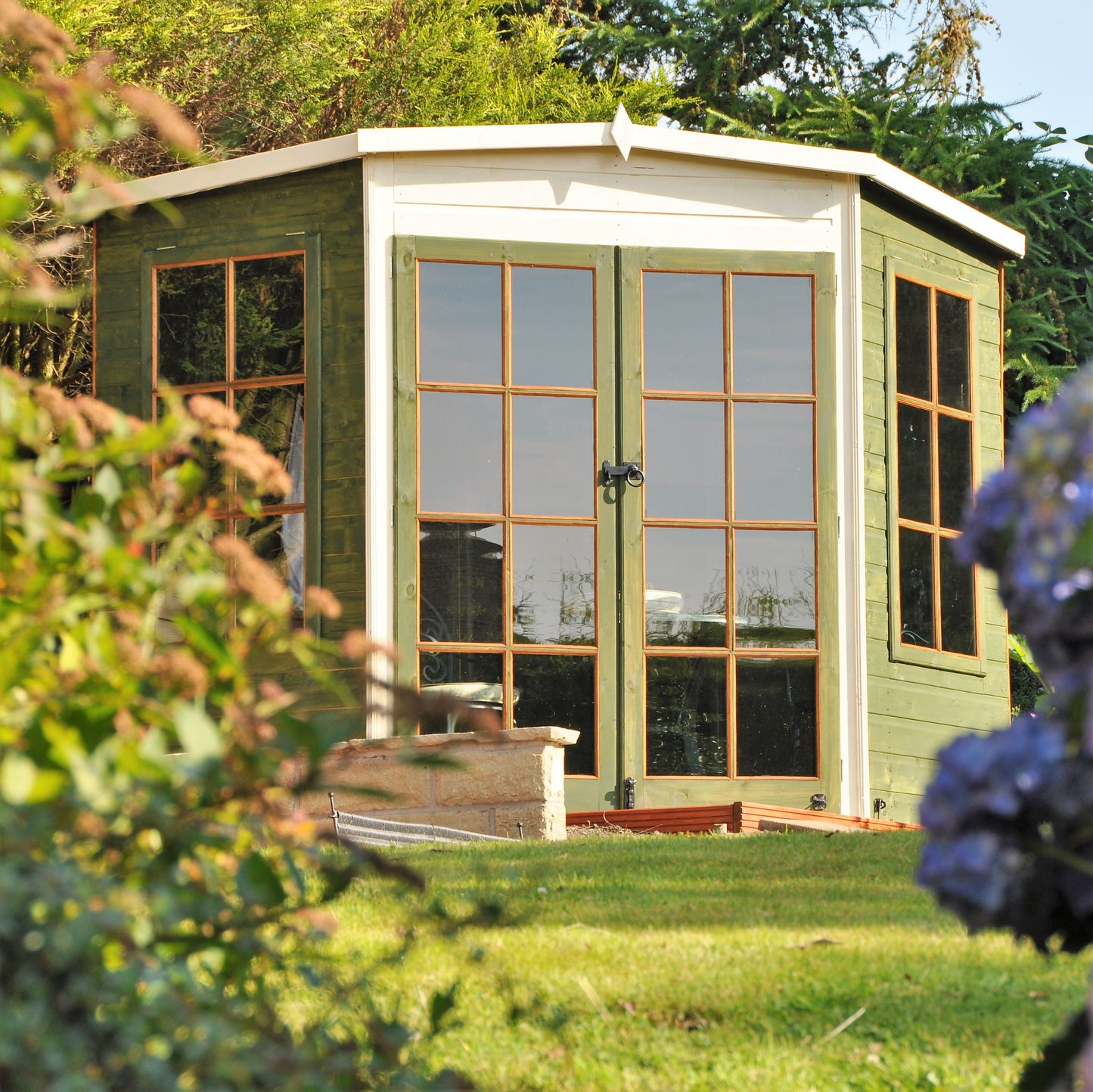 Shire Hampton 8 x 8