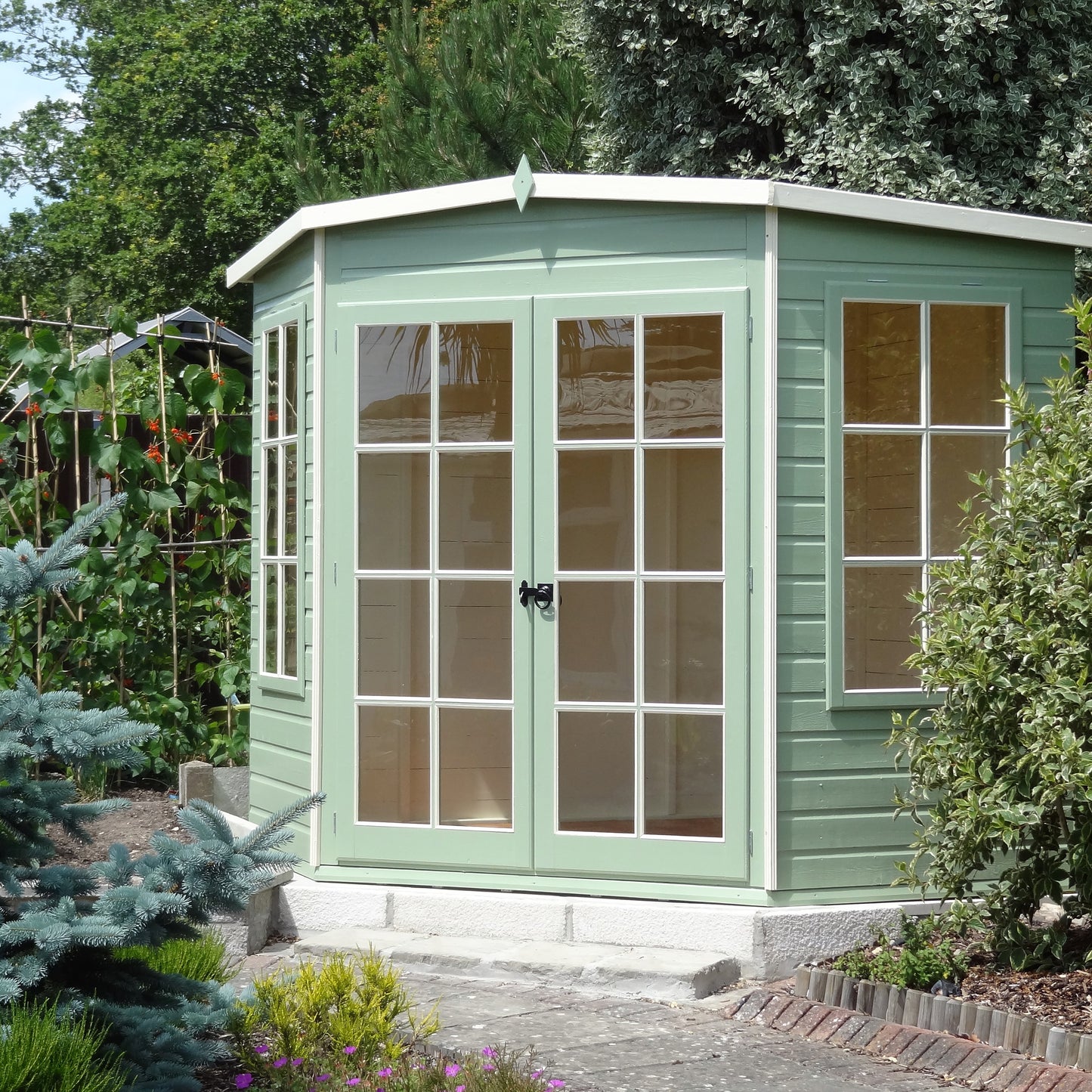 Shire Hampton 8 x 8