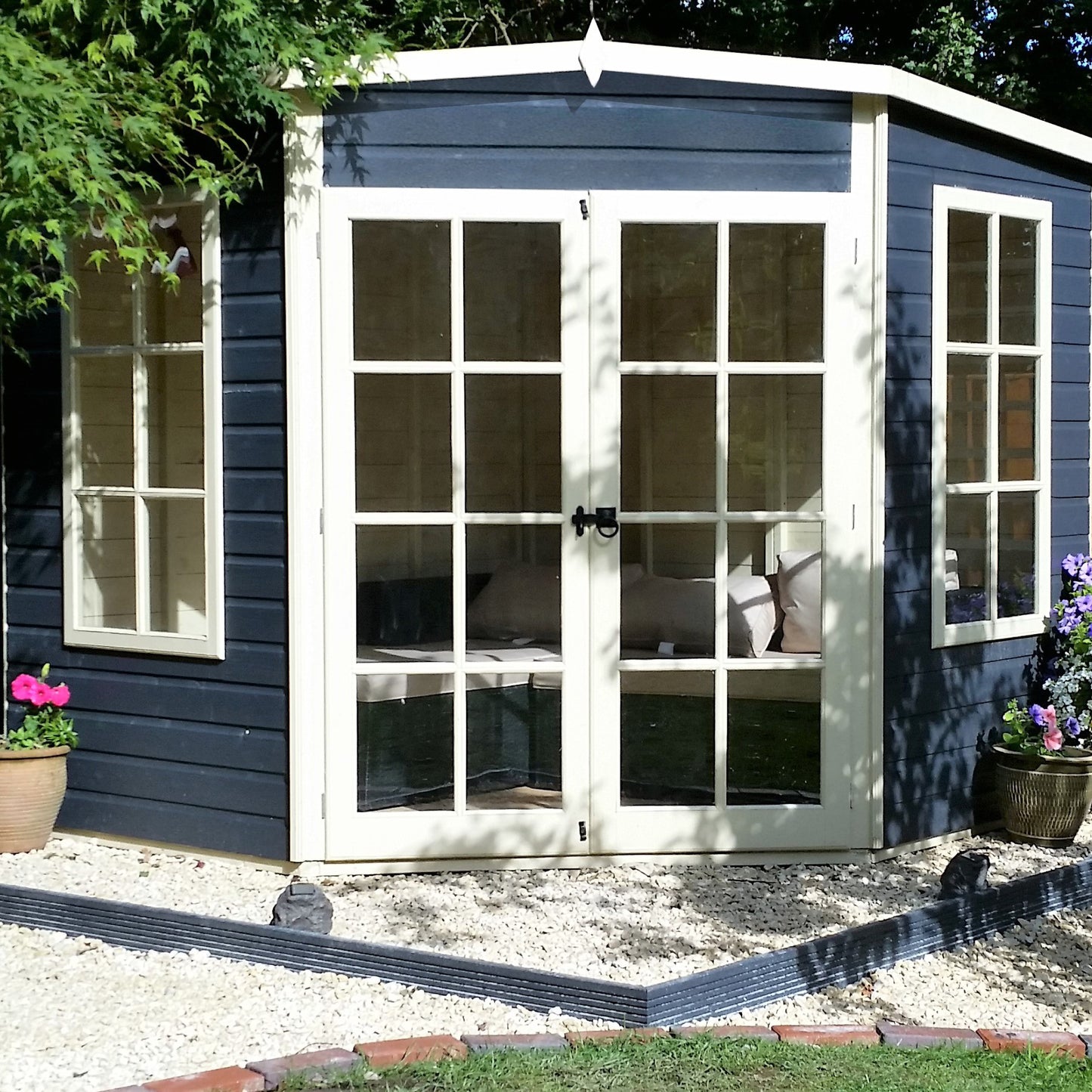 Shire Hampton 8 x 8