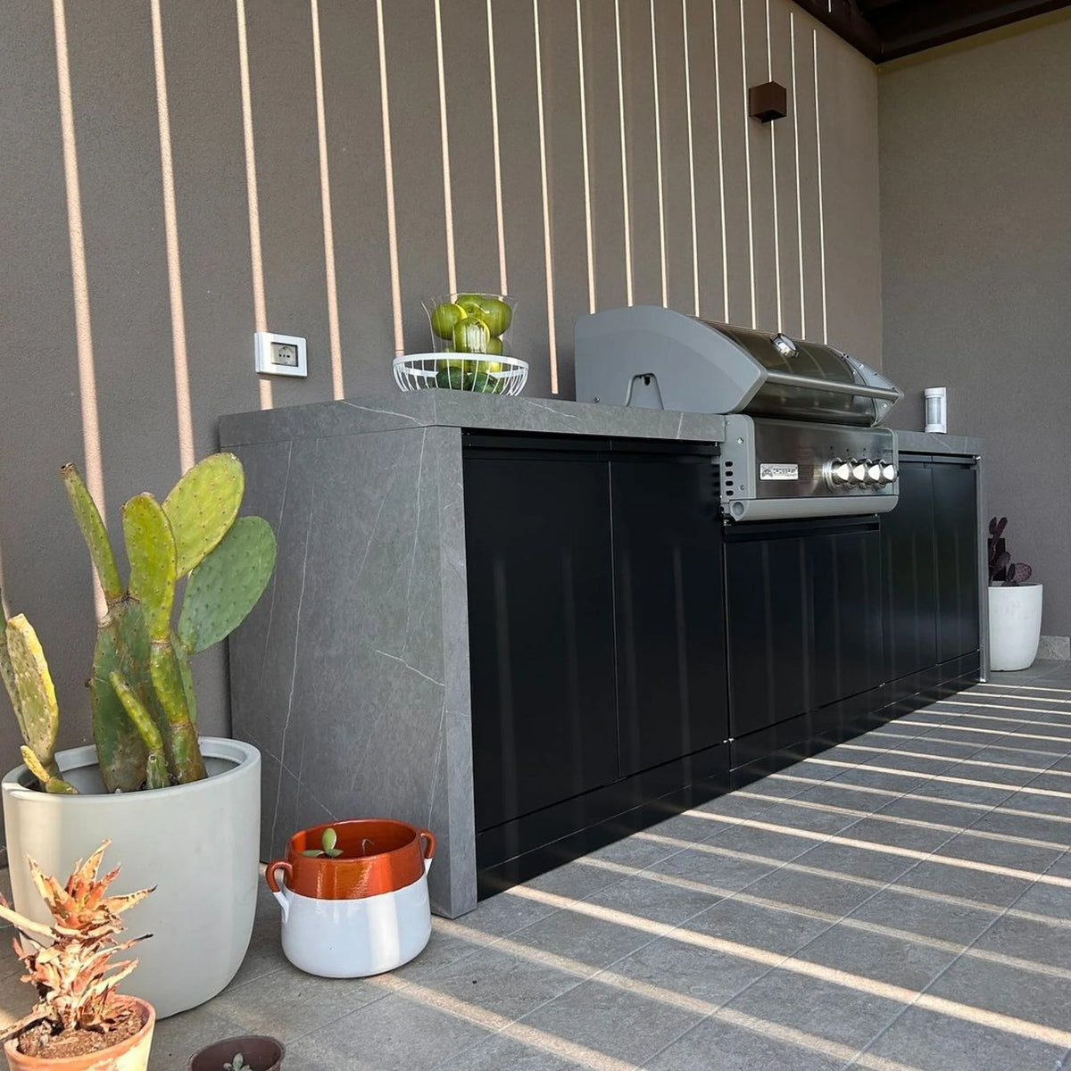 GrandPro 215 Crossray 4-Burner Outdoor Kitchen with Fridge & Sink
