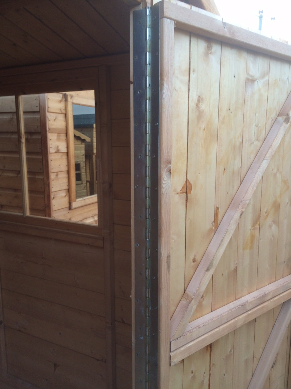 Shire Security Cabin 10x10 Loglap Style C