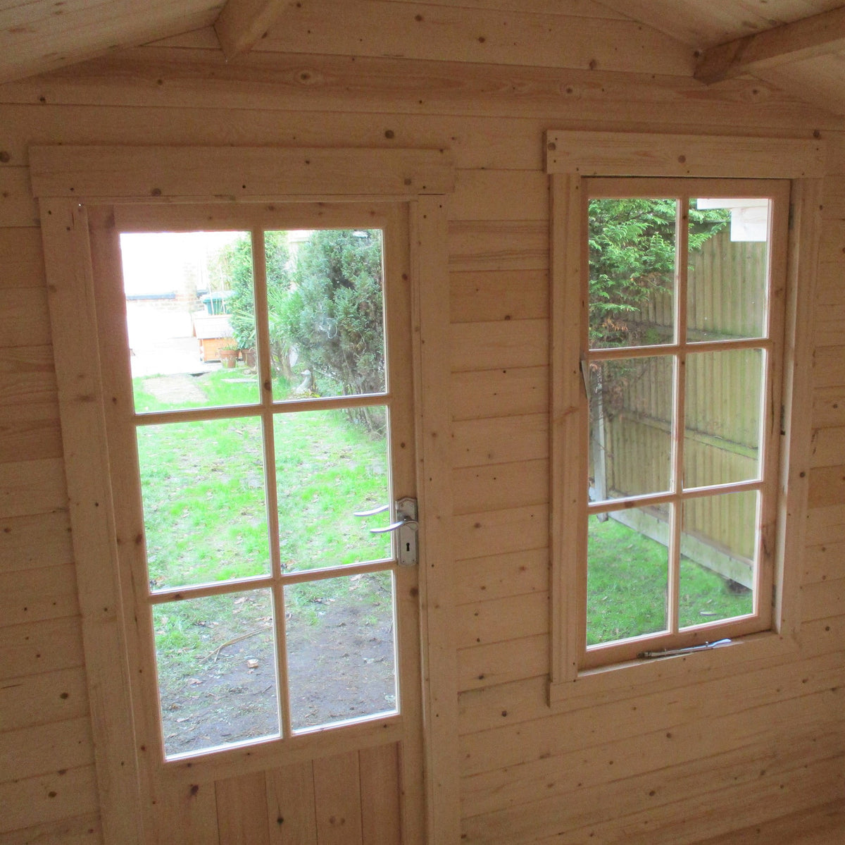 Shire Maulden with veranda 7x7 19mm Log Cabin