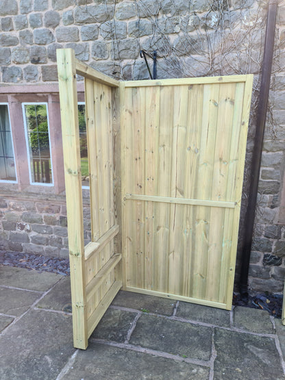 Churnet Valley Small Poly Smoking Shelter