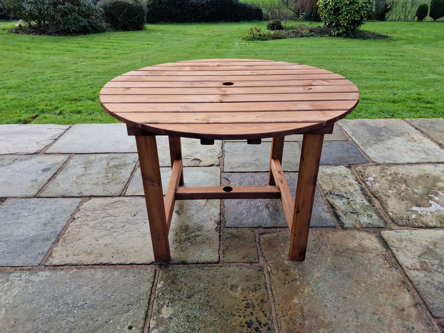 Churnet Valley 4 Seat Round Table Diameter 113CM