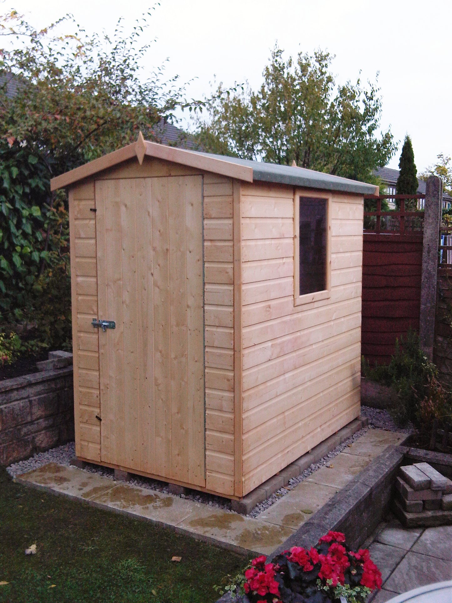 Shire Lewis 6x4 Single Door Loglap