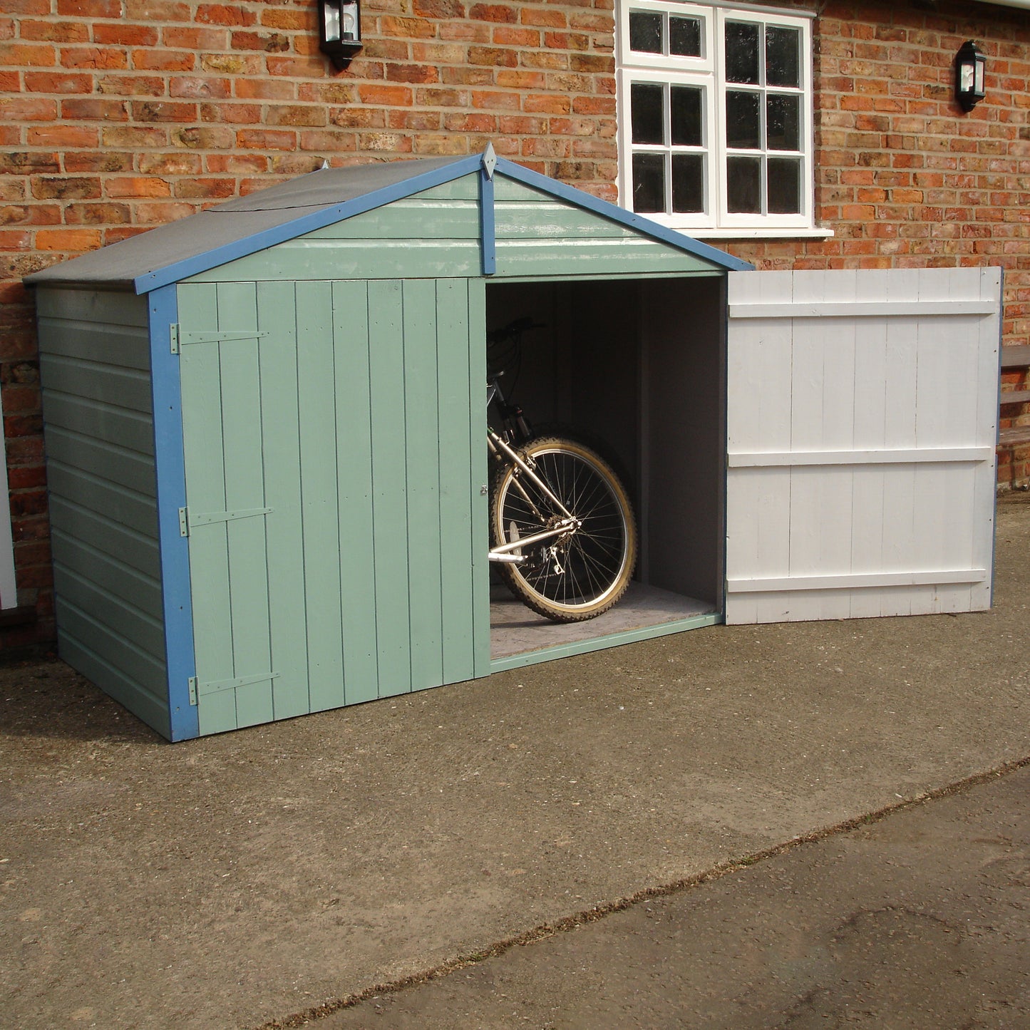 Shire Apex Bike Store Shiplap with floor 7x3