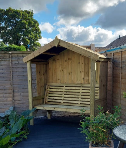 Churnet Valley Cottage Arbour Fully Enclosed Sits 3