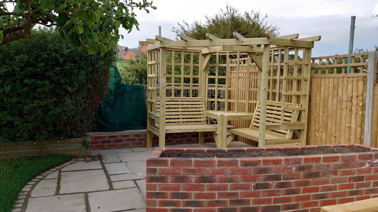 Churnet Valley Clementine Corner Arbour