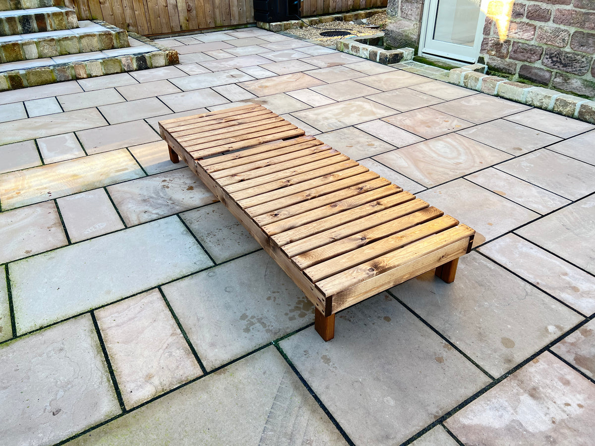 Charles Taylor Sunlounger