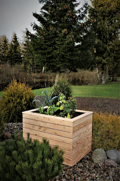 Shire Irena Larch Planter