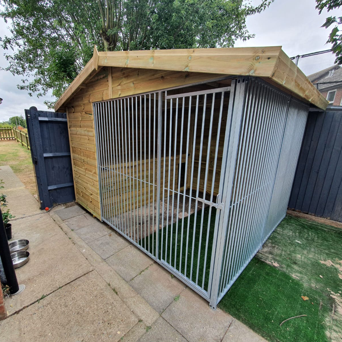 Benchmark Dog Kennel with Apex Roof - Single 10 x 6.5ft, Premium Wood Range