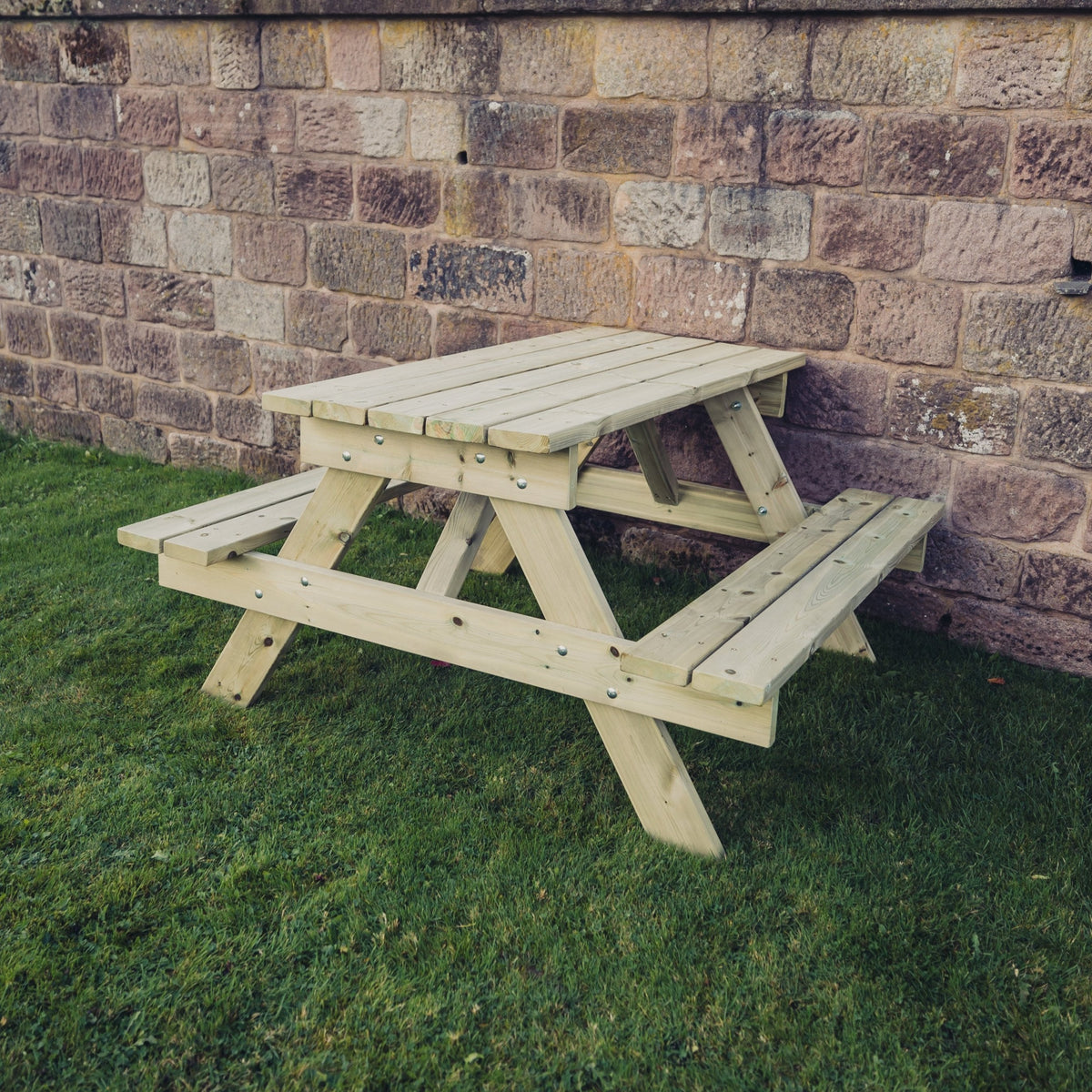 Churnet Valley Traditional Picnic Table 1395Mm Long