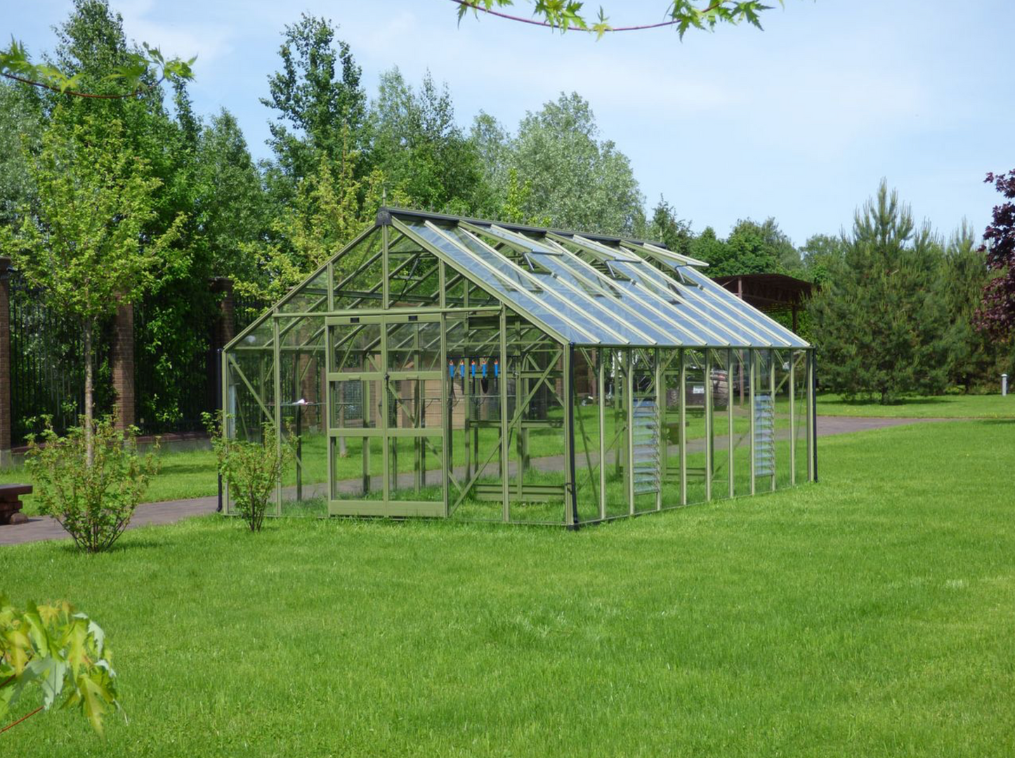 Elite Titan 1200 12ft x 10ft Greenhouse