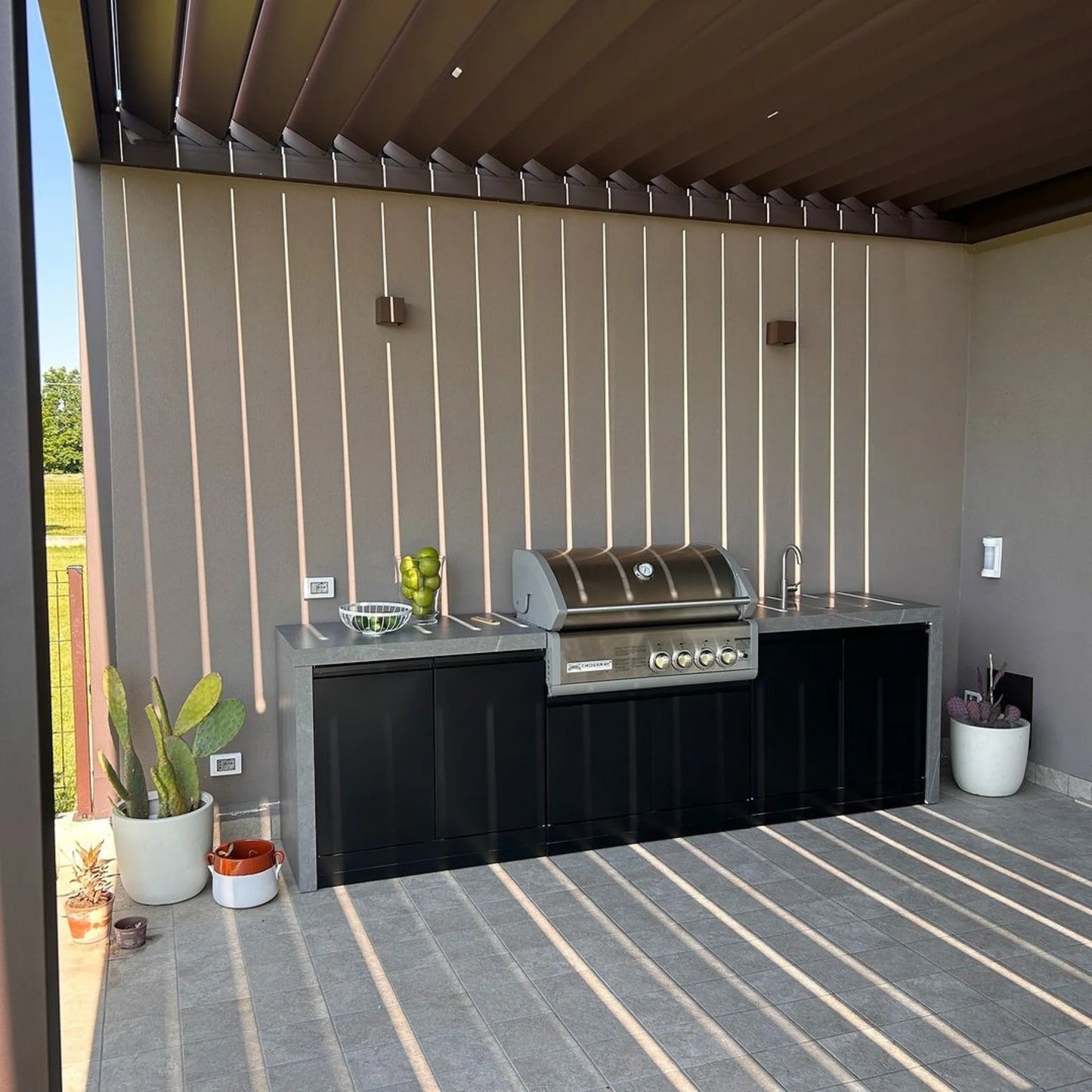 GrandPro 215 Crossray 4-Burner Outdoor Kitchen with Fridge & Sink