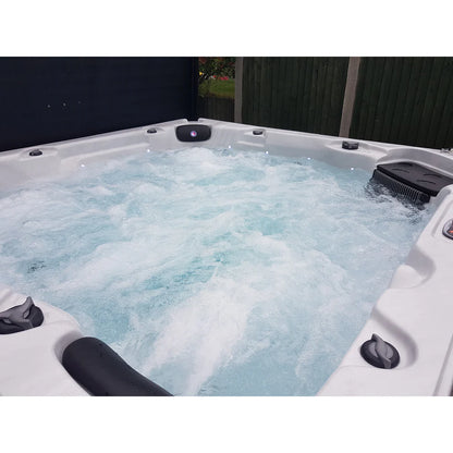 Niagara 60-Jet 6-7 Person Hot Tub