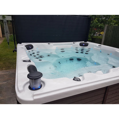 Niagara 60-Jet 6-7 Person Hot Tub